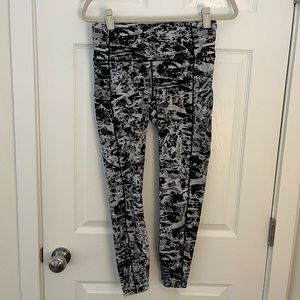 Lululemon size 8 Fast and Free gray 7/8 leggings running tights